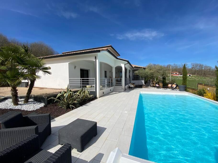 Giulia Villa *